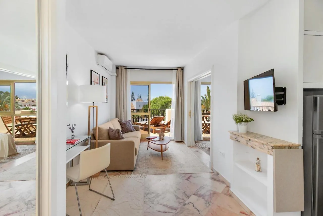 公寓 马尔韦利亚Sea View Studio I Penthouse, Beach Front Urbanization Romana Playa Elviria公寓 西班牙