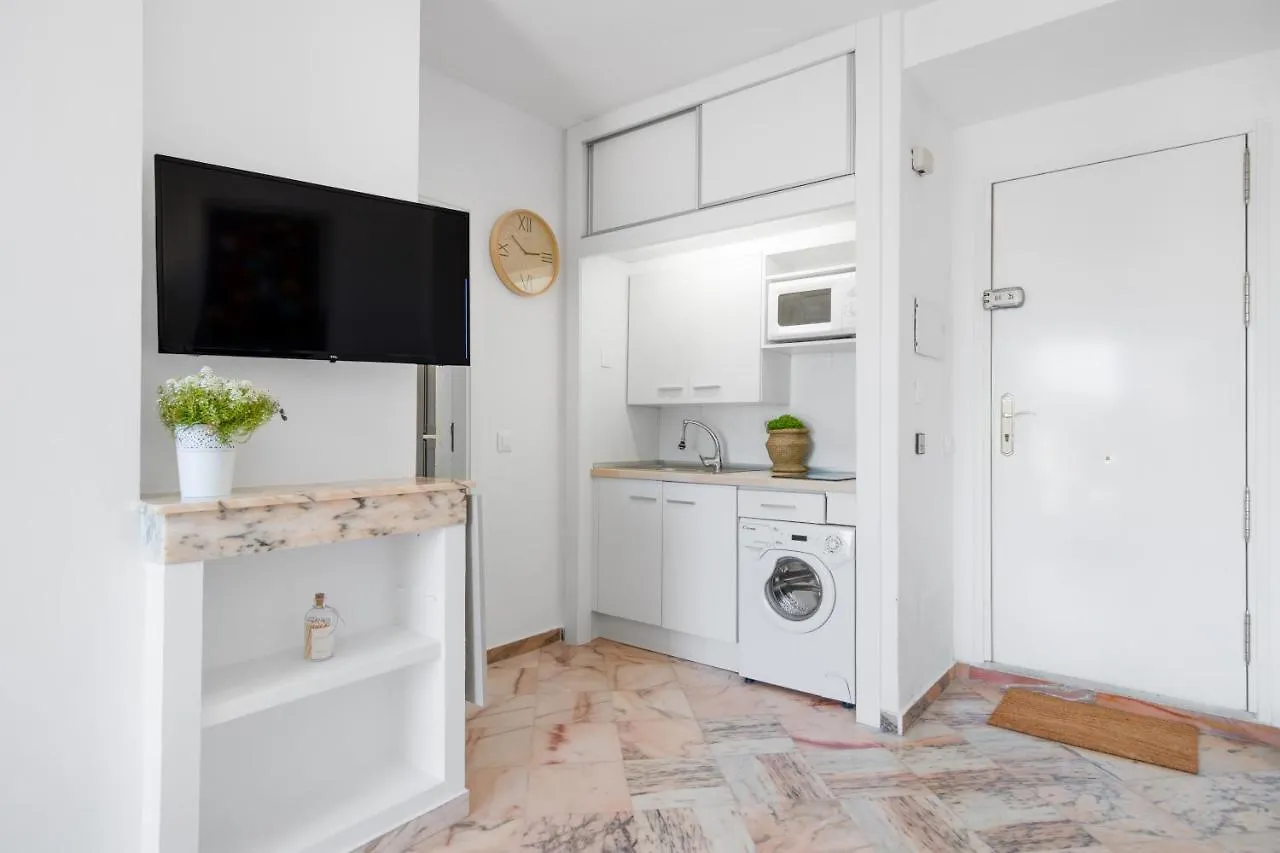 马尔韦利亚Sea View Studio I Penthouse, Beach Front Urbanization Romana Playa Elviria公寓 公寓 马尔韦利亚